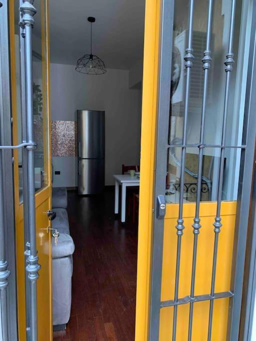 Comfortable Typical Old Style Apartment Milão Exterior foto